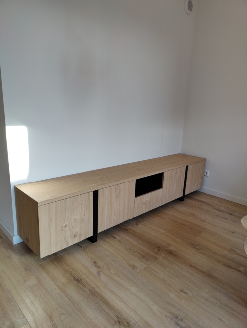 Eiken tv-meubel 250x50x45cm