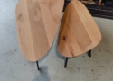 Dit moderne salontafel set van eikenhout met stalen poten past in iedere woonkamer