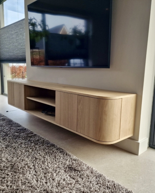 TV-meubel met ronde deuren