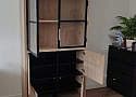 Eiken kast met stalen ramen