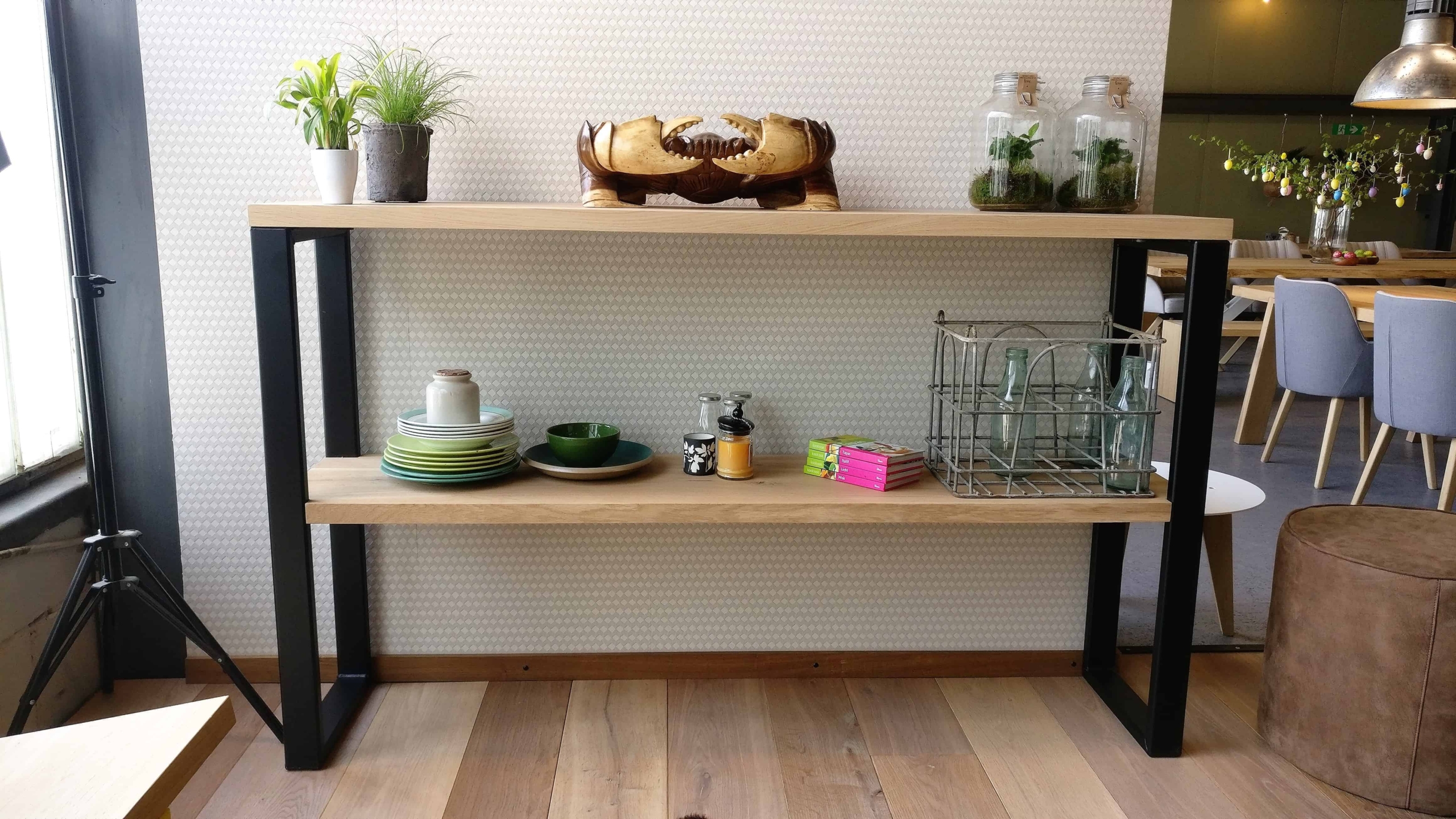 Sidetable geheel op maat gemaakt van eiken en staal Leven in Stijl